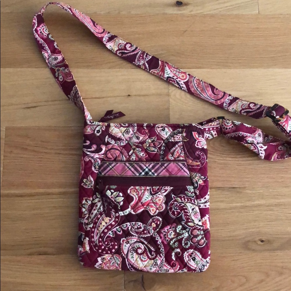 Vera Bradley crossbody purse.